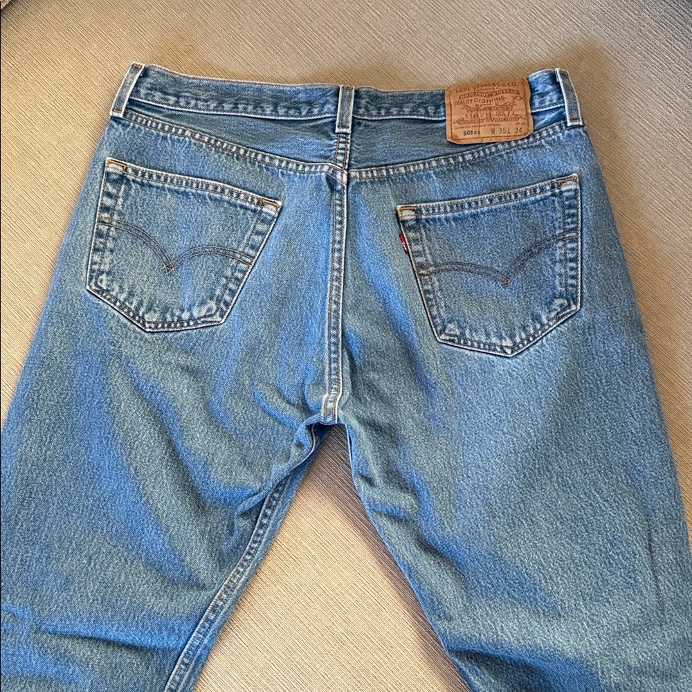 Levi's Women's Light Blue Straight Leg Jeans